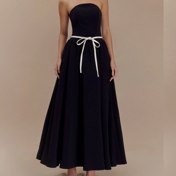 Meshki Dresses & Skirts - Meshki- Penny Strapless Contrast Midi Dress - Black & White